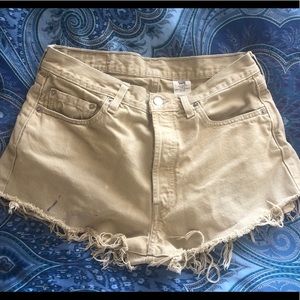 Levi’s cutoff shorts